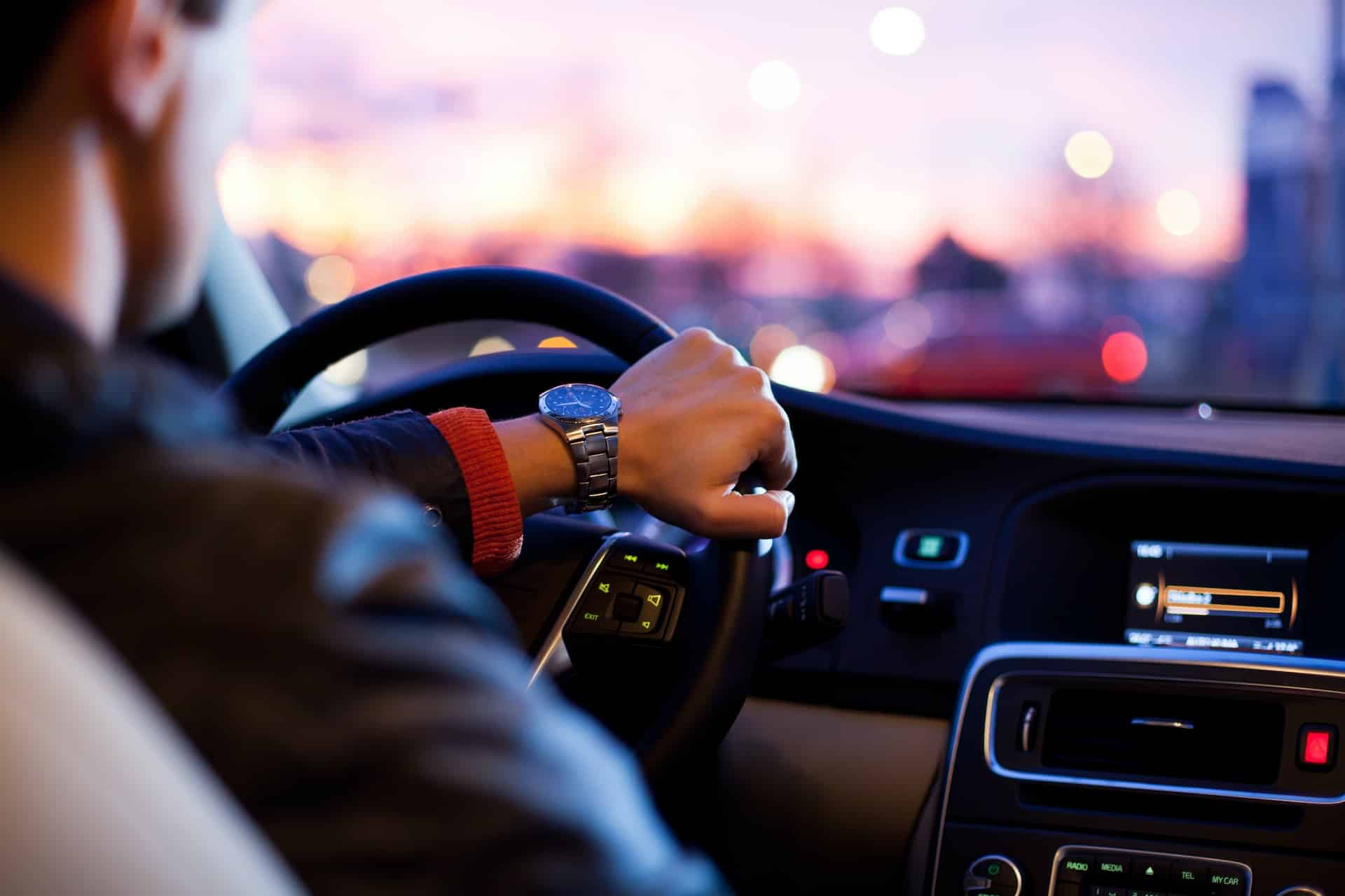 Sanovnik auto – Šta znači sanjati automobil?